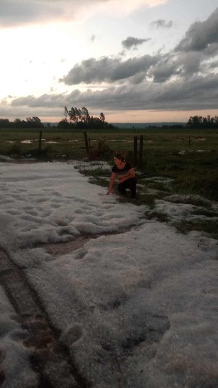 Olhar 67 - Temporal com chuva de granizo causou estragos na tarde desta sexta-feira (22), na região Sul do Estado