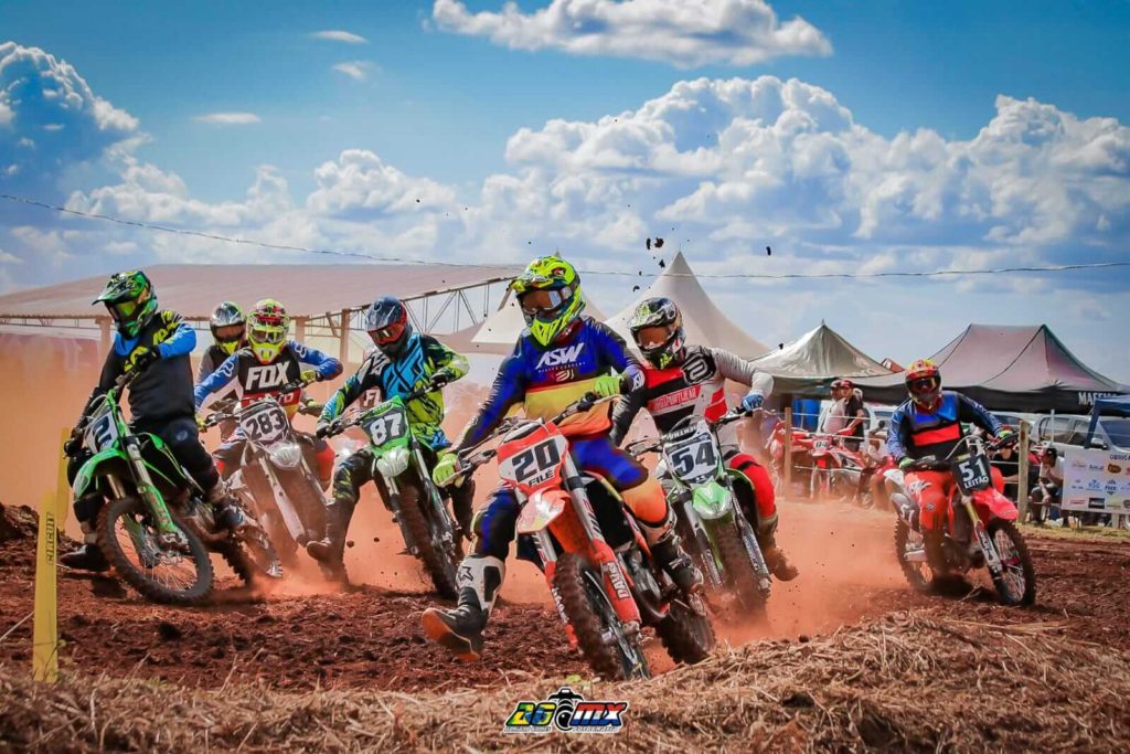 Olhar 67 - Estadual de Motocross movimenta São Gabriel no fim de semana e leva público à loucura