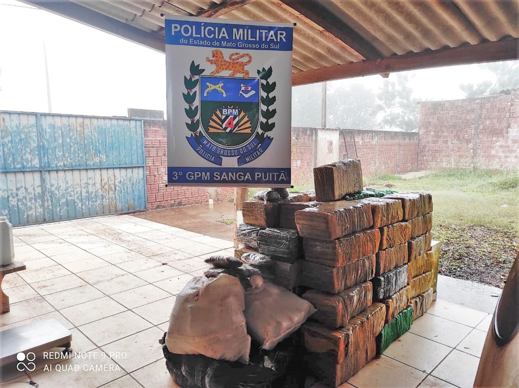 Olhar 67 - Polícia Militar apreende mais de 1 tonelada de maconha em Sanga Puitã