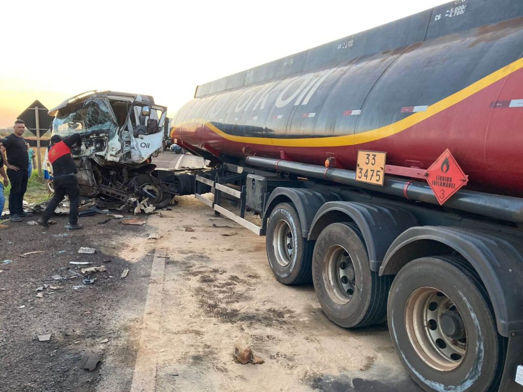 Olhar 67 - Acidente no anel viário de Campo Grande provocou um engarrafamento na tarde desta terça-feira (19)