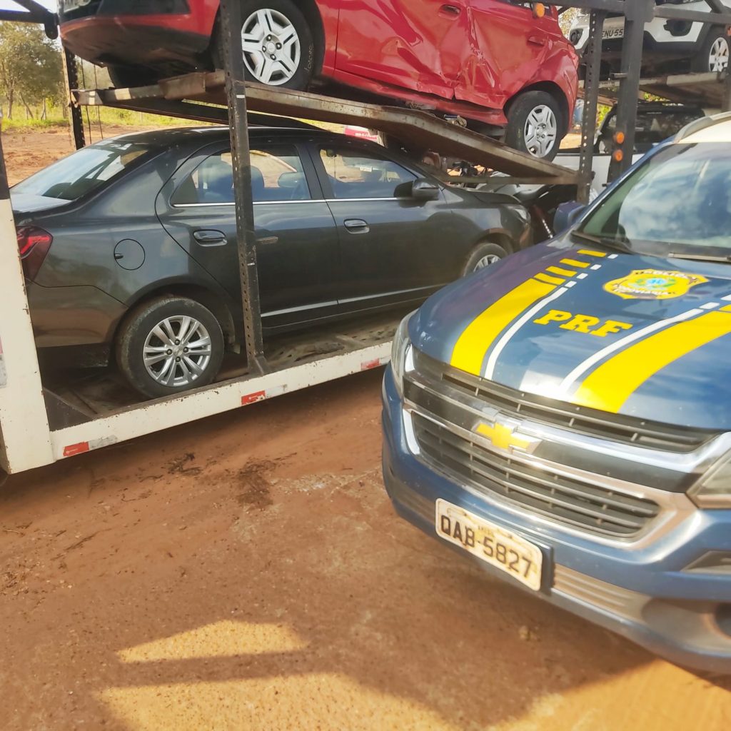 Olhar 67 - Veículo roubado que era transportado por carreta cegonha é recuperado