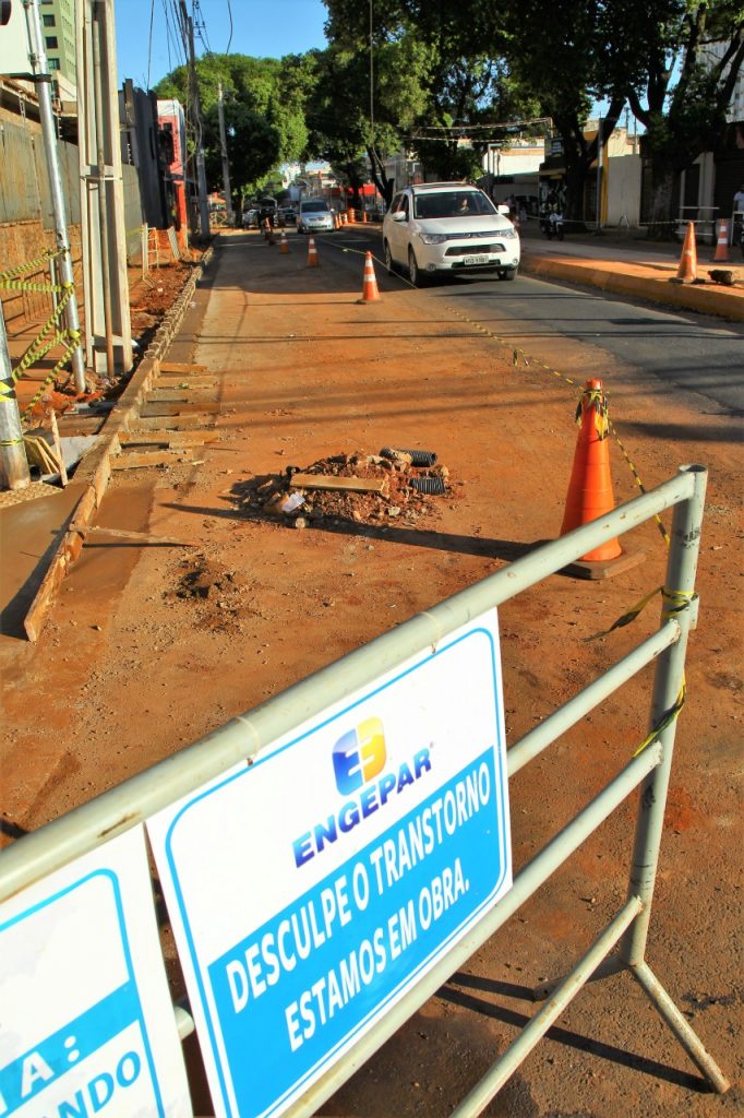 Olhar 67 - Prefeitura instala segunda estação de embarque e desembarque na Rui Barbosa neste sábado