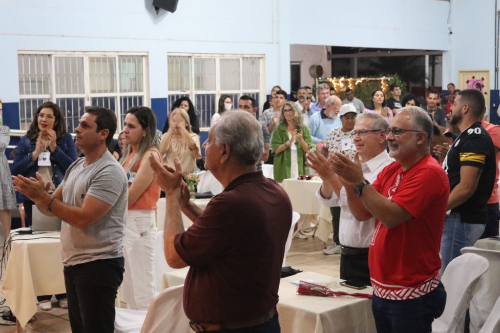 Olhar 67 - Ex-educandos da Casa Dom Bosco fazem homenagem ao Padre Carlos Rey Estremera