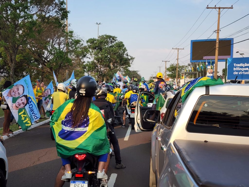 Olhar 67 - População sai às ruas para festa da Independência e apoio ao presidente da República