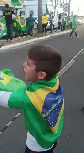 Olhar 67 - “Não queremos um ladrão na presidência do Brasil!”