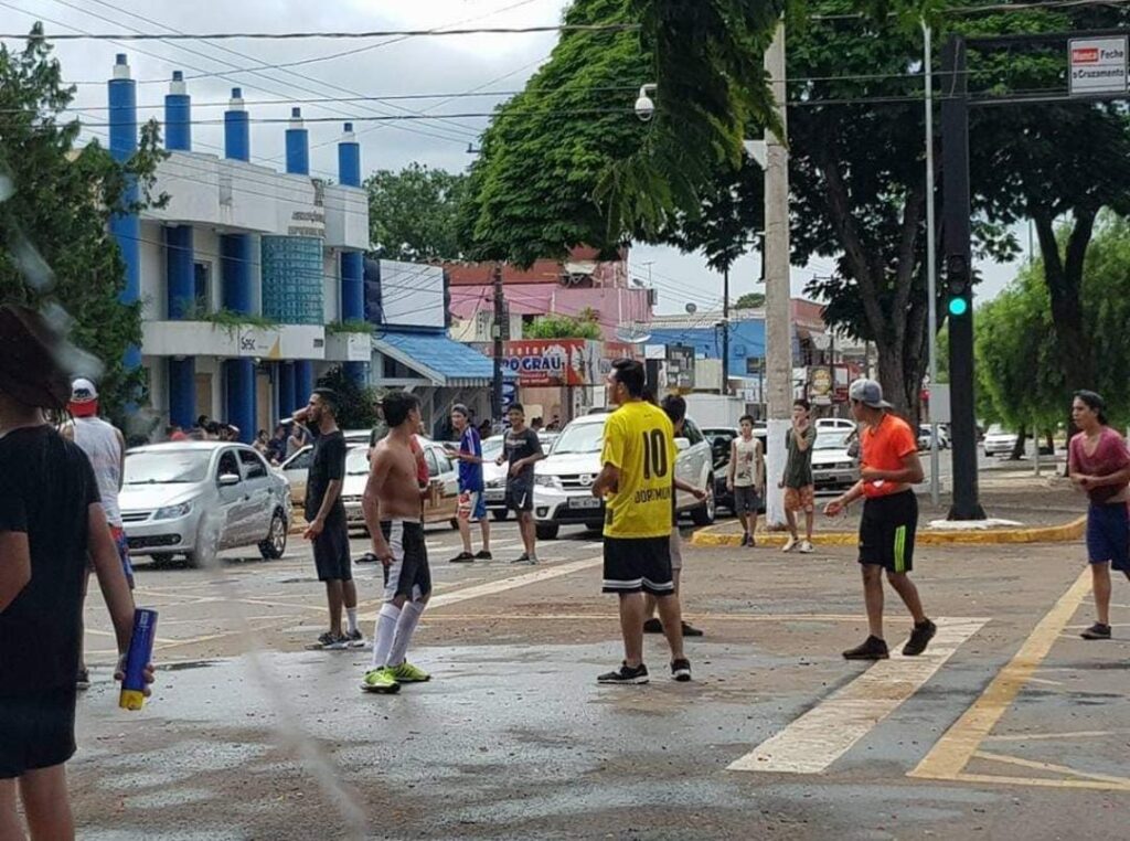 Olhar 67 - Guerra D’água agita carnaval na fronteira com o Paraguai