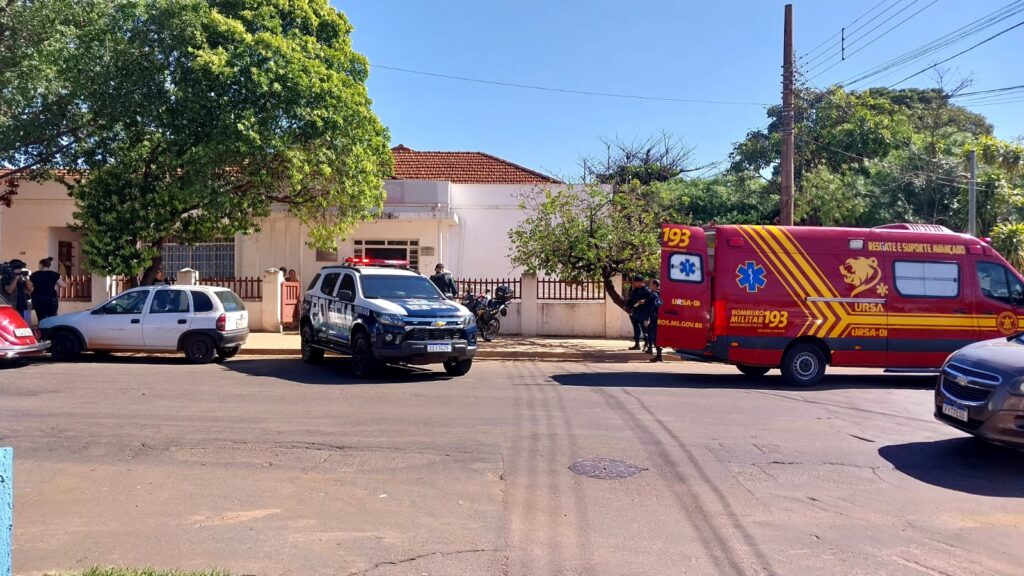 Olhar 67 - Menor esfaqueia mãe de aluno na porta de Escola Municipal em Campo Grande