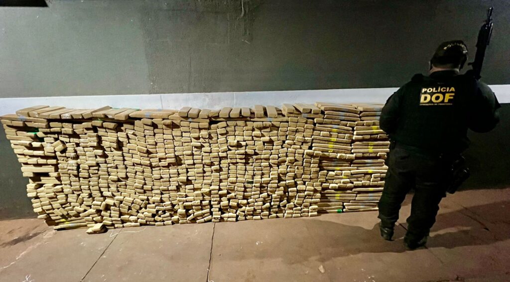 Olhar 67 - DOF apreende veículo com quase 900 Kg de drogas em Dourados