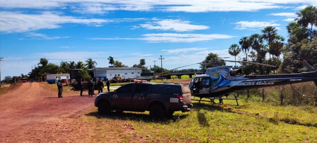 Olhar 67 - Durante Operação DOF em Ação IV, helicóptero presta socorro aéreo à vítima de acidente