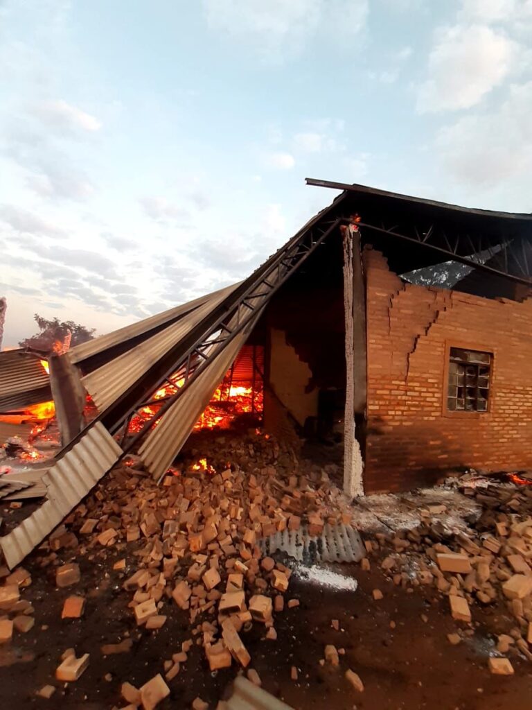 Olhar 67 - Incêndio de grandes proporções destrói serraria em Pedro Juan Caballero